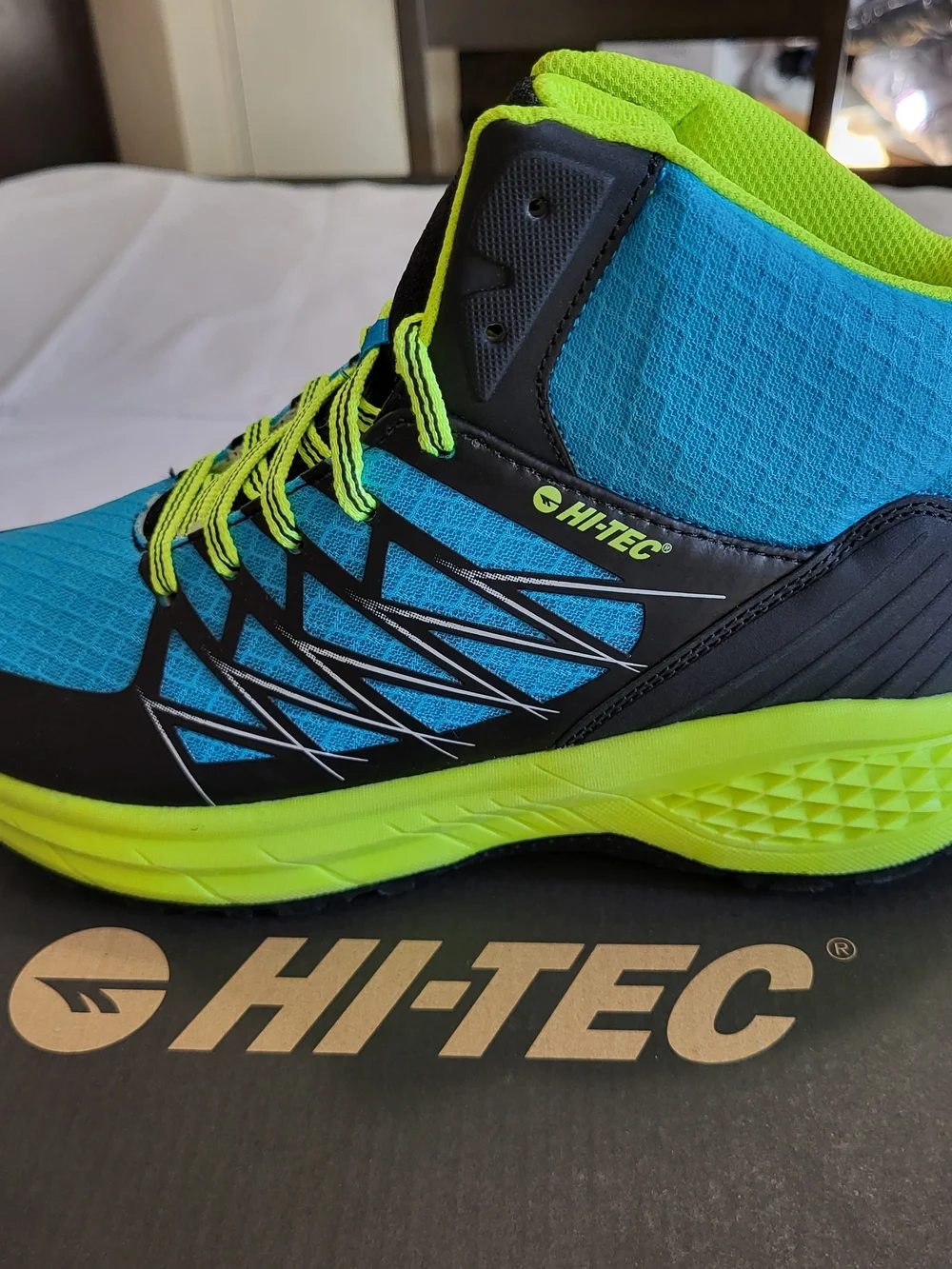 *NEW* Hi-Tec Demolisher Mid Hiking Shoe Black Atomic Blue Safety Yellow Size 8.5